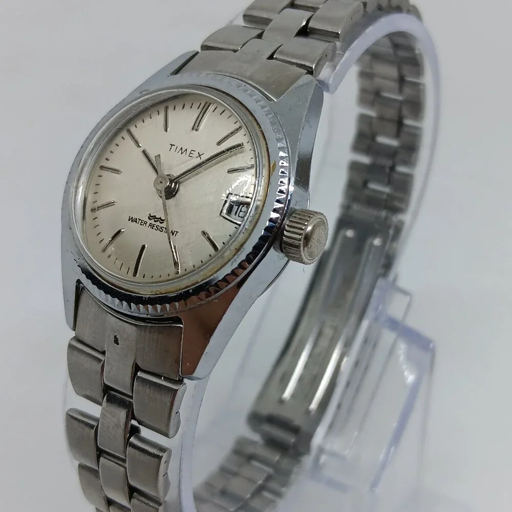 VINTAGE Timex B23 Manual Wind Women's 24mm Silver Tone Date Watch